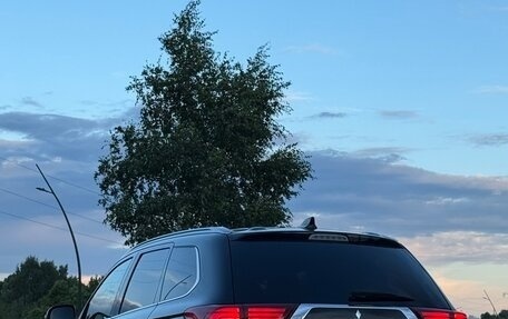 Mitsubishi Outlander III рестайлинг 3, 2017 год, 2 500 000 рублей, 7 фотография