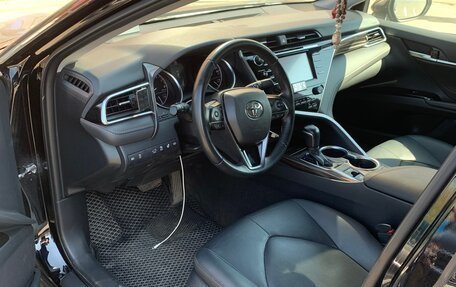 Toyota Camry, 2020 год, 2 750 000 рублей, 4 фотография