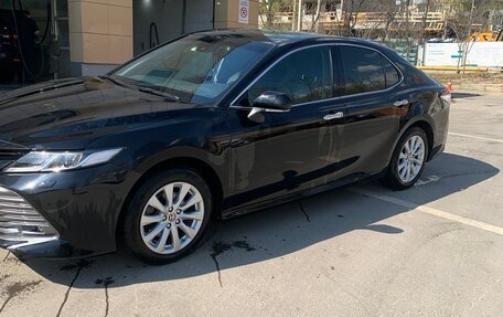 Toyota Camry, 2020 год, 2 750 000 рублей, 2 фотография