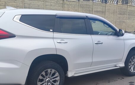 Mitsubishi Pajero Sport III рестайлинг, 2020 год, 3 490 000 рублей, 4 фотография