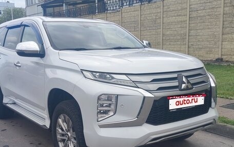 Mitsubishi Pajero Sport III рестайлинг, 2020 год, 3 490 000 рублей, 2 фотография