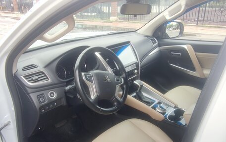Mitsubishi Pajero Sport III рестайлинг, 2020 год, 3 490 000 рублей, 9 фотография