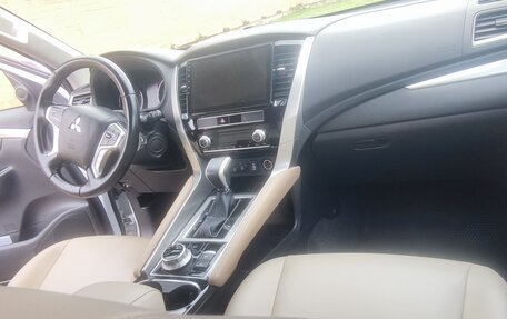Mitsubishi Pajero Sport III рестайлинг, 2020 год, 3 490 000 рублей, 15 фотография