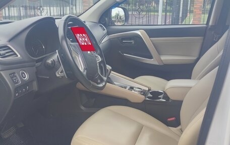 Mitsubishi Pajero Sport III рестайлинг, 2020 год, 3 490 000 рублей, 8 фотография