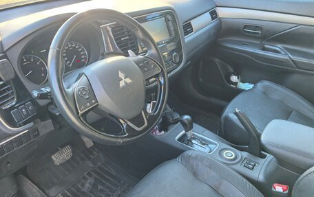 Mitsubishi Outlander III рестайлинг 3, 2014 год, 1 770 000 рублей, 9 фотография