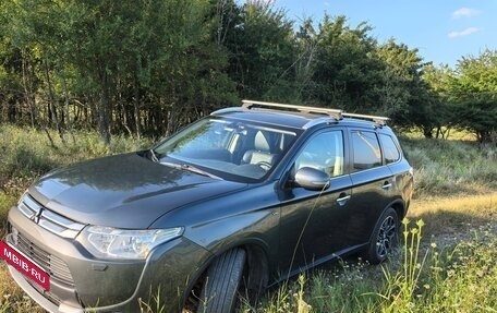 Mitsubishi Outlander III рестайлинг 3, 2014 год, 1 770 000 рублей, 4 фотография