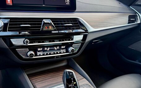 BMW 5 серия, 2022 год, 6 000 000 рублей, 9 фотография