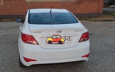 Hyundai Solaris II рестайлинг, 2015 год, 1 000 050 рублей, 2 фотография