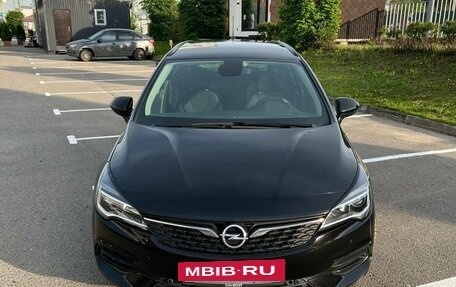 Opel Astra K, 2022 год, 1 920 000 рублей, 3 фотография
