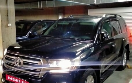 Toyota Land Cruiser 200, 2015 год, 5 500 000 рублей, 2 фотография
