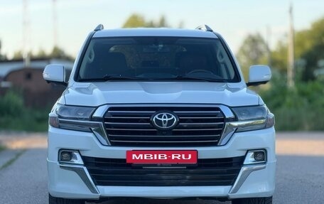 Toyota Land Cruiser 200, 2021 год, 6 700 000 рублей, 2 фотография
