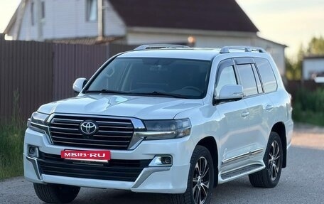 Toyota Land Cruiser 200, 2021 год, 6 700 000 рублей, 3 фотография