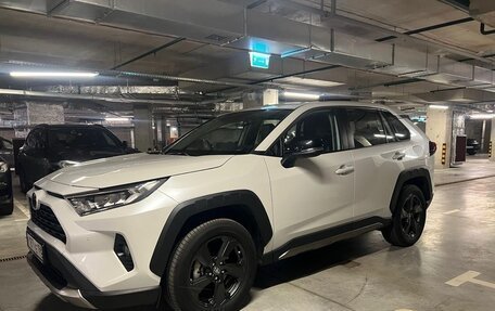 Toyota RAV4, 2022 год, 3 670 000 рублей, 5 фотография
