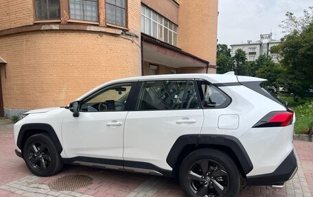Toyota RAV4, 2022 год, 3 670 000 рублей, 2 фотография