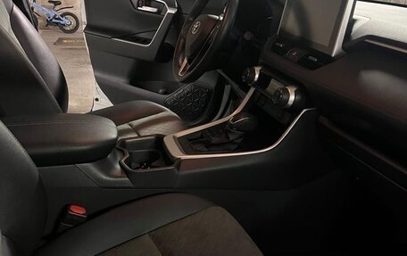 Toyota RAV4, 2022 год, 3 670 000 рублей, 11 фотография