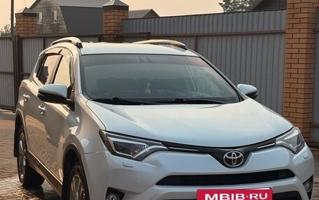 Toyota RAV4, 2018 год, 2 120 000 рублей, 2 фотография