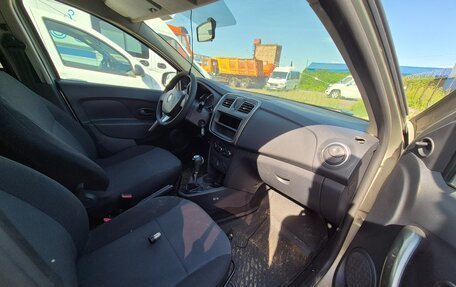 Renault Logan II, 2015 год, 450 000 рублей, 18 фотография