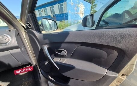 Renault Logan II, 2015 год, 450 000 рублей, 17 фотография
