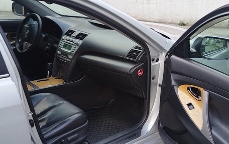 Toyota Camry, 2007 год, 1 050 000 рублей, 10 фотография