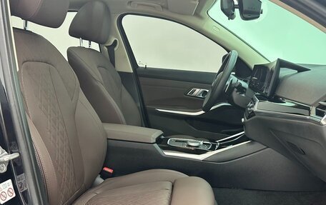BMW 3 серия, 2022 год, 3 350 000 рублей, 10 фотография