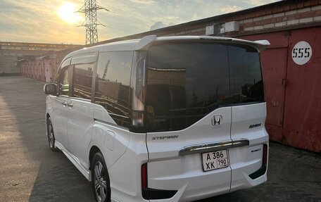 Honda Stepwgn IV, 2019 год, 2 397 000 рублей, 4 фотография