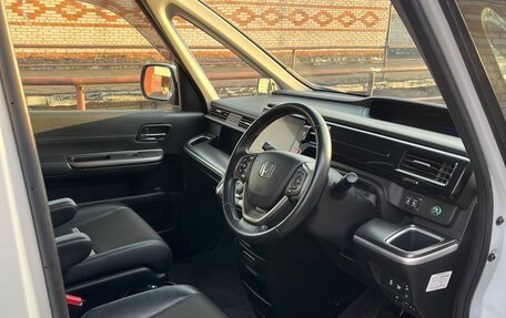 Honda Stepwgn IV, 2019 год, 2 397 000 рублей, 5 фотография