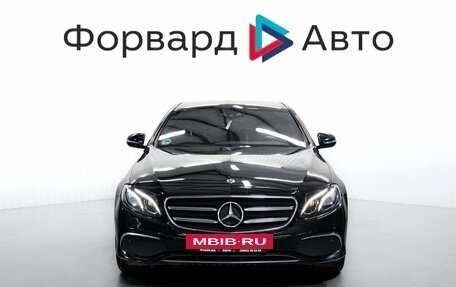 Mercedes-Benz E-Класс, 2019 год, 3 690 000 рублей, 2 фотография