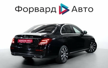 Mercedes-Benz E-Класс, 2019 год, 3 690 000 рублей, 8 фотография