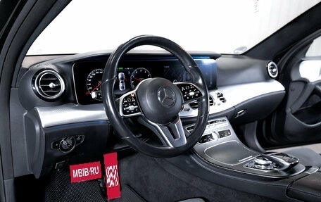 Mercedes-Benz E-Класс, 2019 год, 3 690 000 рублей, 15 фотография