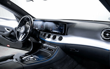 Mercedes-Benz E-Класс, 2019 год, 3 690 000 рублей, 19 фотография