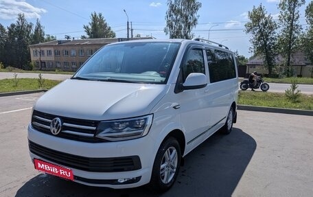 Volkswagen Multivan T6 рестайлинг, 2015 год, 3 500 000 рублей, 3 фотография