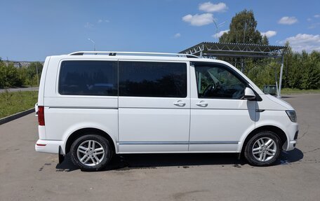 Volkswagen Multivan T6 рестайлинг, 2015 год, 3 500 000 рублей, 8 фотография