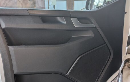 Volkswagen Multivan T6 рестайлинг, 2015 год, 3 500 000 рублей, 24 фотография