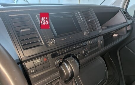 Volkswagen Multivan T6 рестайлинг, 2015 год, 3 500 000 рублей, 27 фотография