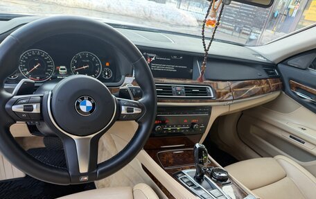 BMW 7 серия, 2014 год, 1 750 000 рублей, 11 фотография