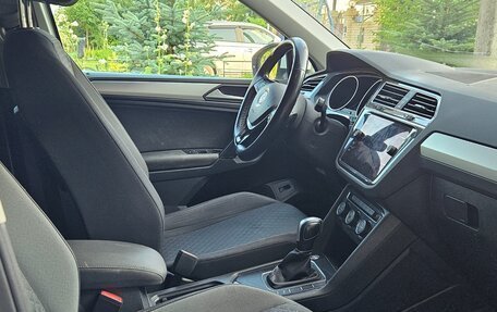 Volkswagen Tiguan II, 2020 год, 2 550 000 рублей, 6 фотография