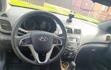 Hyundai Solaris II рестайлинг, 2012 год, 520 000 рублей, 13 фотография