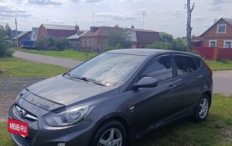Hyundai Solaris II рестайлинг, 2012 год, 520 000 рублей, 4 фотография