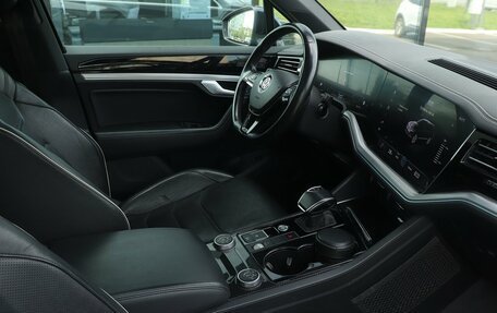 Volkswagen Touareg III, 2019 год, 5 000 000 рублей, 6 фотография