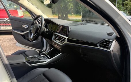 BMW 3 серия, 2021 год, 3 890 000 рублей, 16 фотография