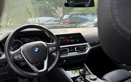 BMW 3 серия, 2021 год, 3 890 000 рублей, 12 фотография