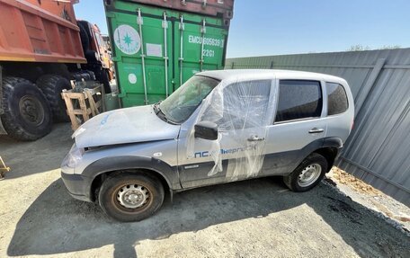 Chevrolet Niva I рестайлинг, 2018 год, 500 000 рублей, 10 фотография