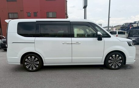 Honda Stepwgn, 2023 год, 2 360 300 рублей, 4 фотография