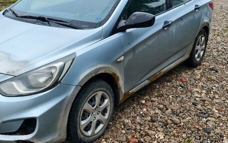 Hyundai Solaris II рестайлинг, 2011 год, 370 000 рублей, 3 фотография