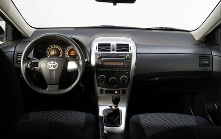 Toyota Corolla, 2011 год, 990 000 рублей, 18 фотография