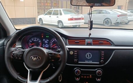 KIA Rio IV, 2018 год, 1 350 000 рублей, 2 фотография