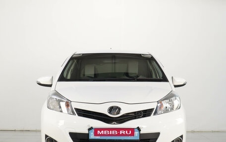 Toyota Vitz, 2013 год, 859 000 рублей, 2 фотография
