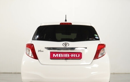 Toyota Vitz, 2013 год, 859 000 рублей, 6 фотография