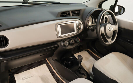 Toyota Vitz, 2013 год, 859 000 рублей, 9 фотография