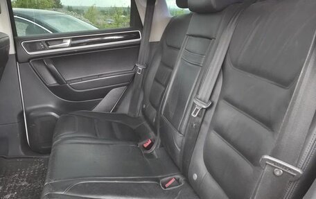 Volkswagen Touareg III, 2011 год, 1 800 000 рублей, 5 фотография
